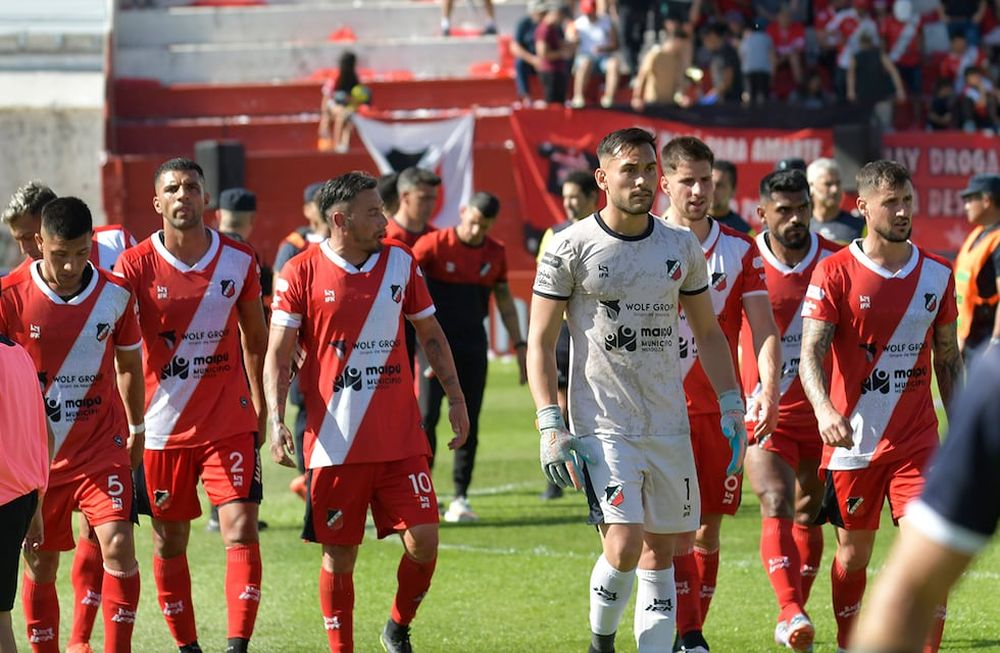 Independiente Rivadavia le ganó al Deportivo Maipú y jugará la final por el primer ascensoMatías Reali marcó el único gol del partido y jugará el partido definitorio con el primero de la Zona A por un lugar en la Liga Profesional.Foto. Orlando Pelichotti