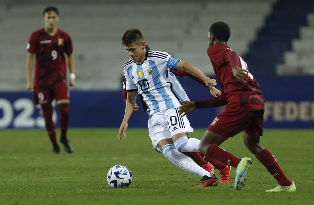 Claudio el Diablito Echeverri figura en el debut de la selección Argentina Sub 17 (Prensa: AFA)