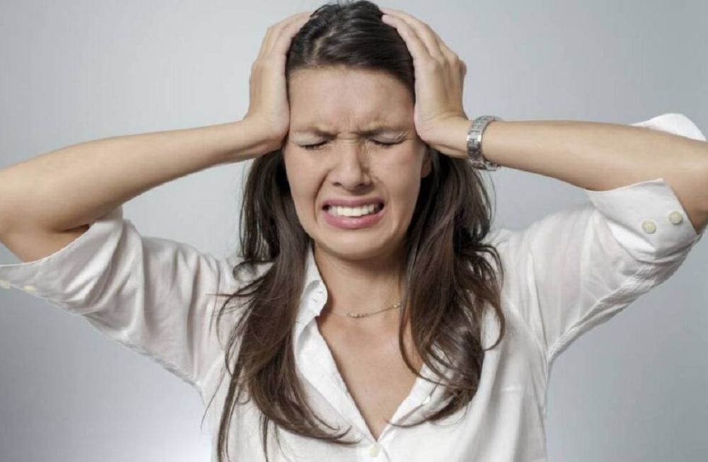 La migraña golpea fuerte en mujeres jóvenes y activas