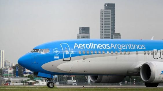 Aerolíneas Argentina anuncia demoras en vuelos programados para este viernes.&nbsp;