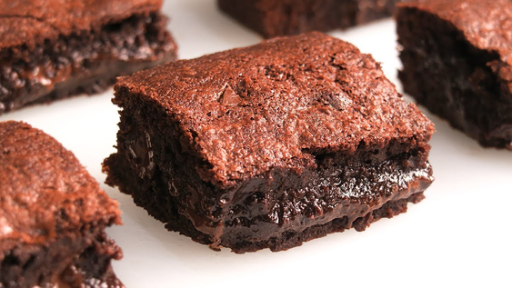 el brownie mas facil del mundo: solo 4 ingredientes y sin batidora