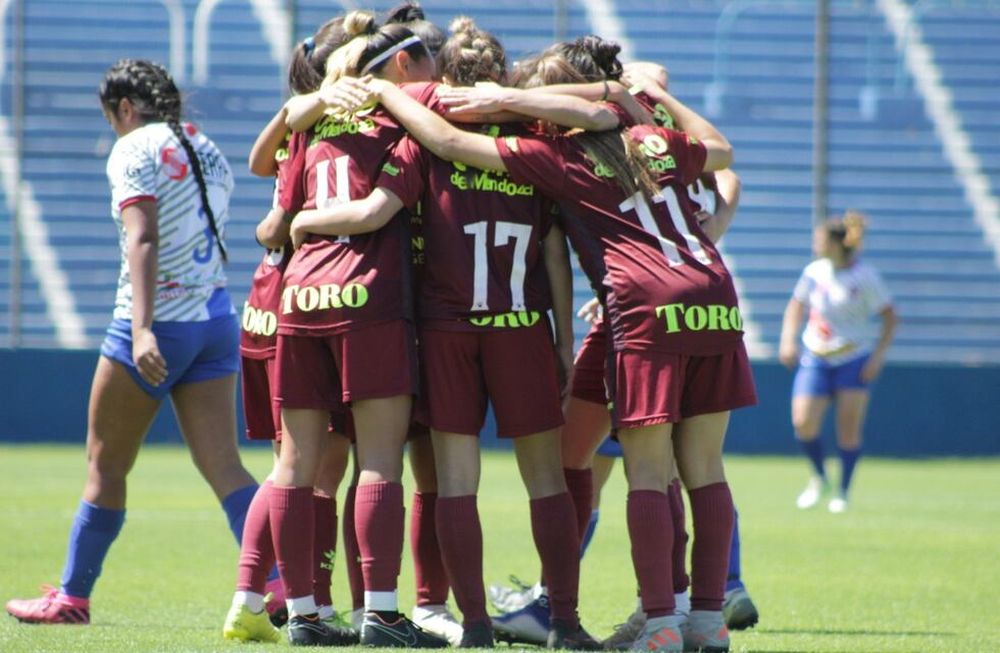 Festejo Tombino en Copa Federal. Ganó 5-0 a El Tropezón, en su debut./Gentileza prensa Godoy Cruz