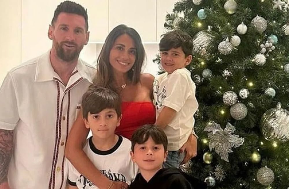 Lionel Messi, Antonela Roccuzzo, Thiago, Ciro y Mateo celebran Navidad