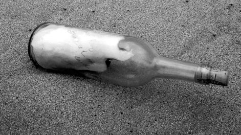Botellas con mensajes que navegan por los mares
