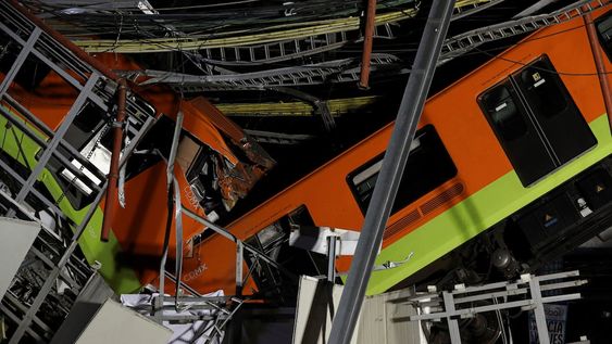 Así quedaron los vagones del metro tras el suceso que dejó decenas de muertos y varios heridos. Foto: AP