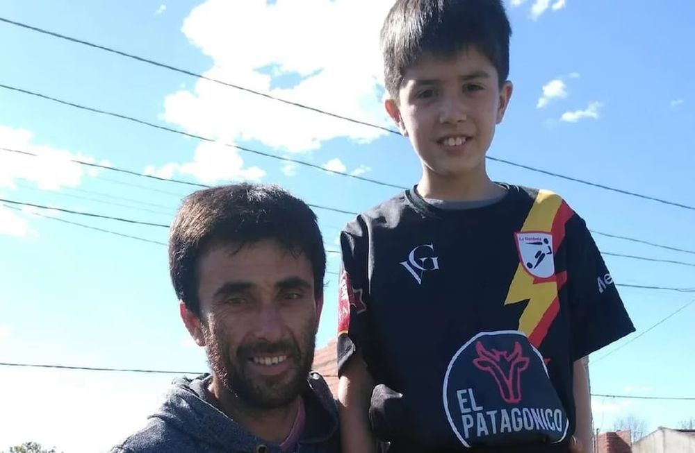 Raúl tiene 35 años y fue diagnosticado en 2014. Thiago, por su parte, recibió el diagnóstico hace cinco años. Foto: Raúl Aguirre (Facebook) / Gentileza TN.