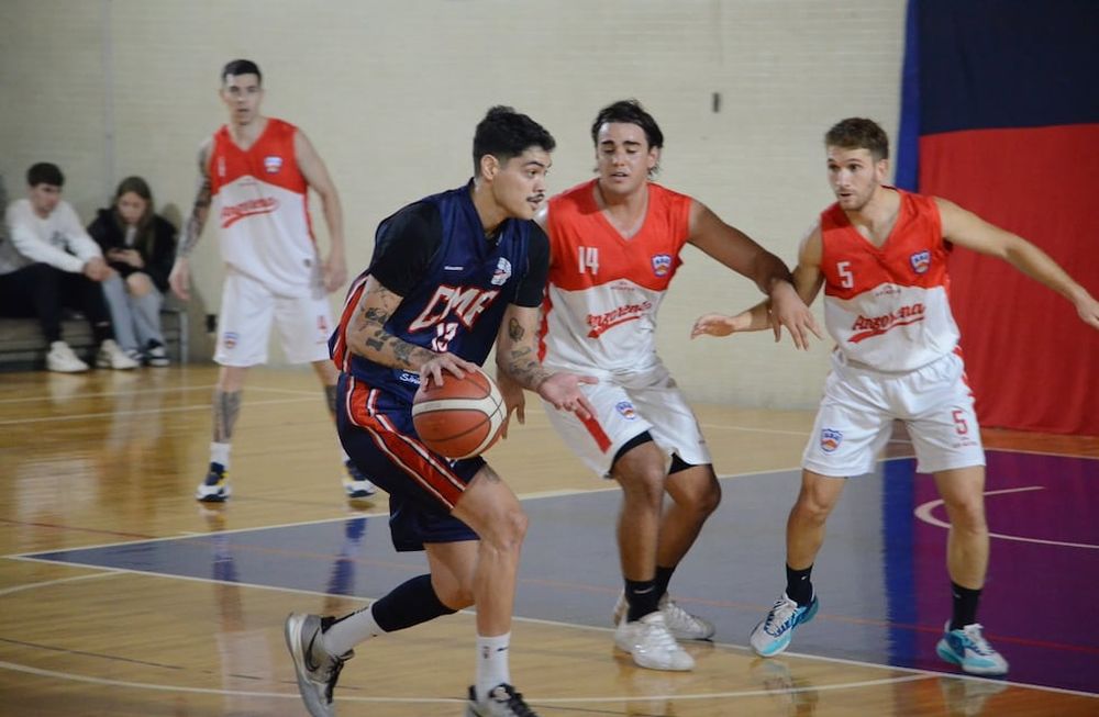 Triunfazo de Regatas sobre Anzorena por 66-65. / Gentileza: Andrés Arequipa.