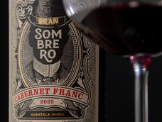 huentala wines: el sombrero como simbolo de la labor enologica huentala wines: el sombrero como simbolo de la labor enologica