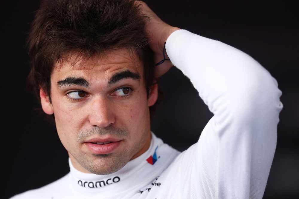 Fórmula 1. Lance Stroll tuvo que dejar el segundo ensayo solo unos minutos después de iniciado, porque chocó su auto.