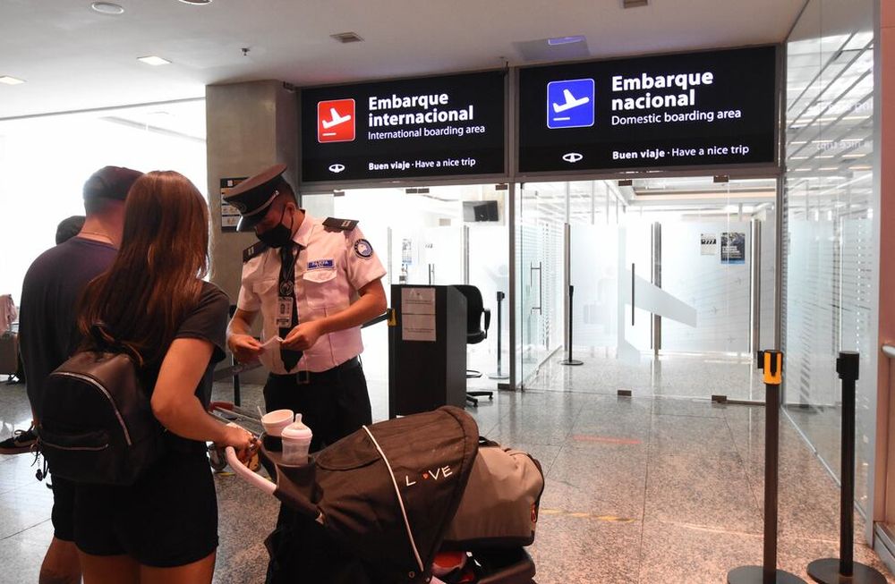 “El grupo LATAM tiene el agrado de anunciar que, a partir del mes de noviembre, retoma la ruta Buenos Aires - Río de Janeiro y la ruta Mendoza - Lima/ Foto: Mariana Villa/Los Andes