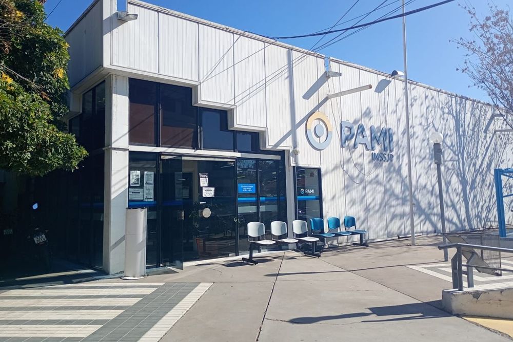 Sede PAMI en calle Belgrano