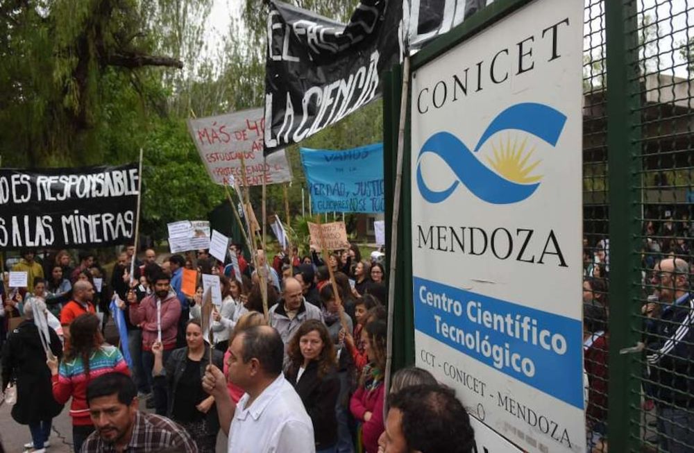 La ciencia de festejo: 65 años del Conicet