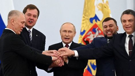 Los Andes | EL presidente de Rusia, Vladimir Putin, junto a los 4 líderes prorrusos de las regiones anexionadas luego de los referendos del mes de septiembre.