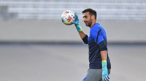 En un mano a mano con Los Andes, el Cóndor confió que ha tenido charlas para seguir ligado al fútbol de San Lorenzo después de su retiro.