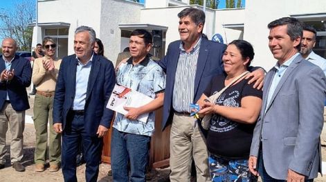 Alfredo Cornejo habló de las elecciones en una entrega de viviendas en Junín.