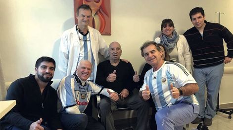 Carlos Salvador Bilardo recibió el alta médica y volvió a su casa
