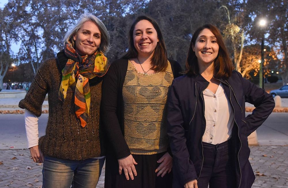 Alita Gómez, Jesica Ibaceta, Silvina Funes, amigas y comerciantes, dueñas de Tienyasustentable.com. Foto: Mariana Villa / Los Andes