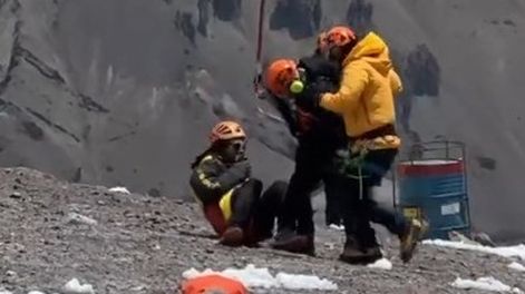 Historias de altura: Rescataron a un brasilero en el Aconcagua y ya son más de 100.