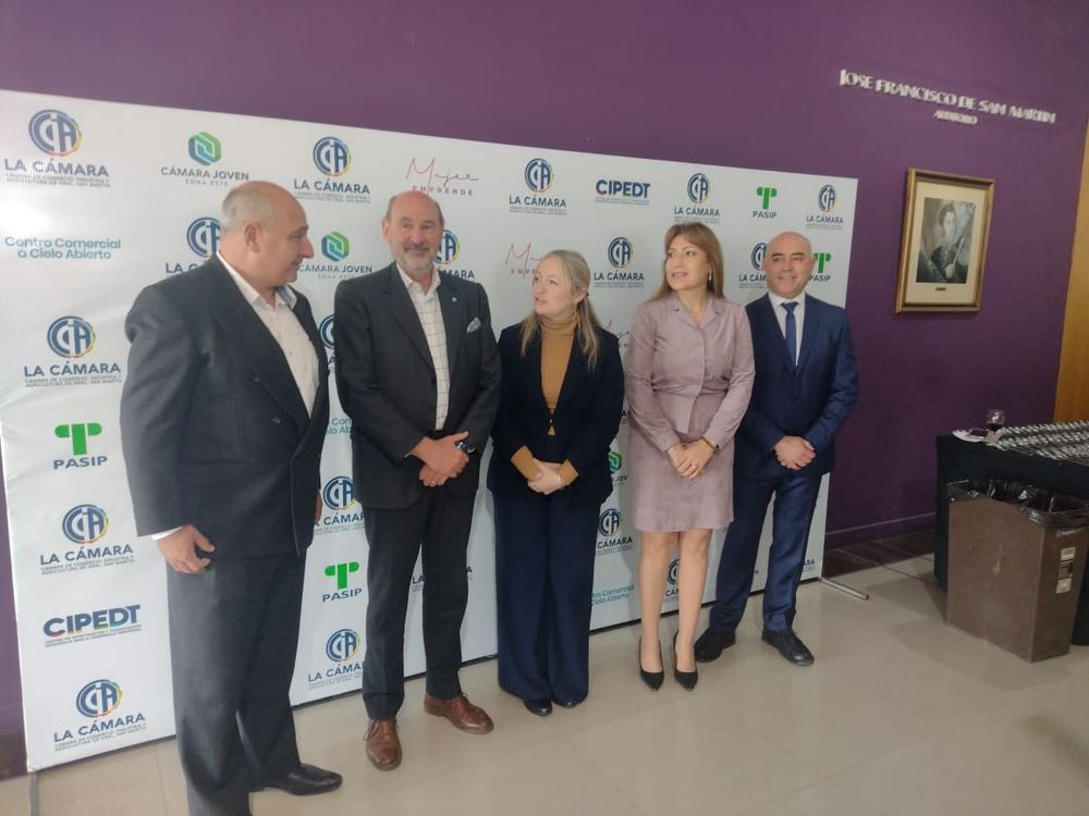 De Kamer van Koophandel, Industrie en Landbouw van San Martín vierde haar 75-jarig jubileum in aanwezigheid van 500 aanwezigen en riep op tot verbeteringen aan Route 7 en andere projecten.