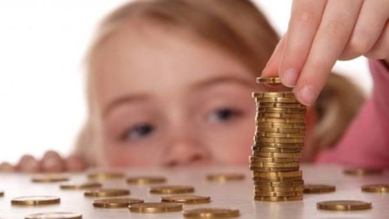 Los niños y el dinero: ¿cuánto hay que darles?