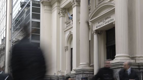 Cronología de la crisis en un año que empezó cuatro días antes