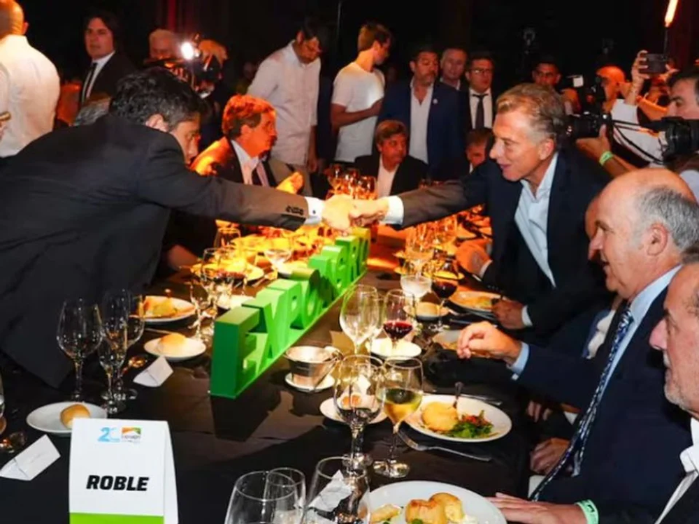El inesperado saludo entre Macri y Kicillof en Expoagro: Lo quiero mucho