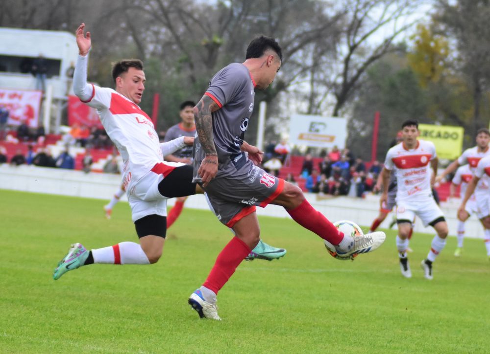 Por la 13&deg; fecha de la zona B del Torneo Federal A, Hurac&aacute;n Las Heras perdi&oacute; en su visita a Costa Brava de La Pampa por 1-0.&nbsp;
