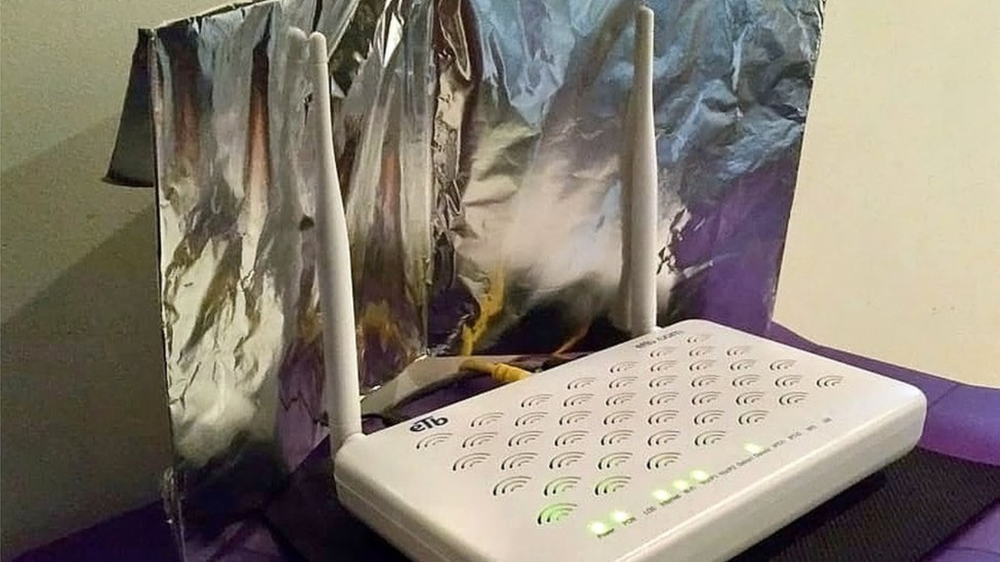 ¿Tenés papel aluminio en casa? Podés mejorar la señal del WiFi de esta manera.