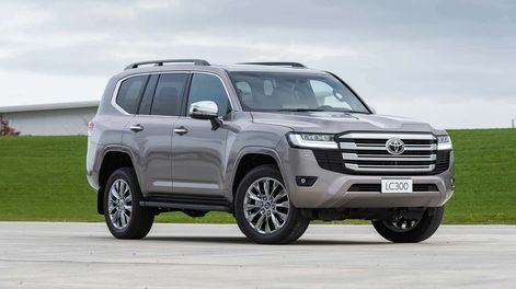 Toyota Land Cruiser 300 2025.