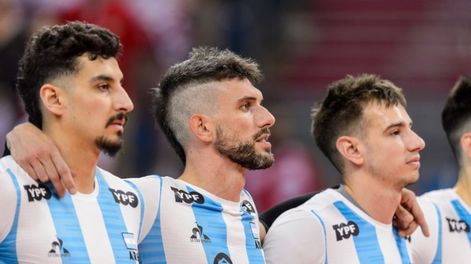 Con 13 puntos del mendocino Agustín Loser, Argentina venció a Serbia, con la mira puesta en Eslovenia y Polonia. / Gentileza.