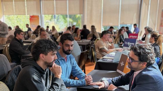 cafe martinez, springwall y dean & dennys buscan emprendedores para crecer en mendoza