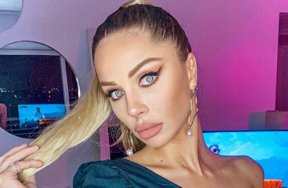 Romina Malaspina se mostró con una bikini diminuta arriba de un yate en Miami