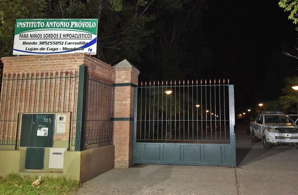 Dos curas y dos ex empleados fueron condenados a prisión por los abusos en el instituto religioso Antonio Próvolo.