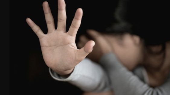 Fue a la guardia por gastritis, pero era un embarazo: fue violada por un pariente y accederá a un aborto (Imagen ilustrativa)
