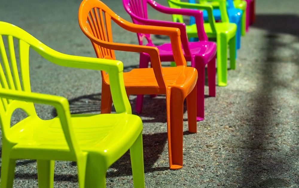 Solo necesitás algo para cortar, lija y un poco de creatividad para una idea original y productiva.