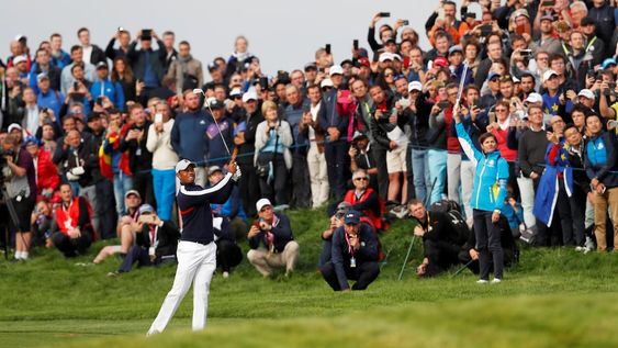 Remontada de Europa en una mala jornada de EEUU y Tiger Woods en la Ryder
