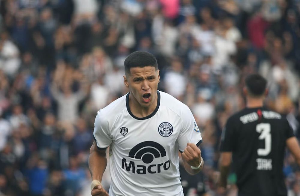 The return of the striker to the Park has been a long-awaited goal by the management and also by the Azul coaching staff.