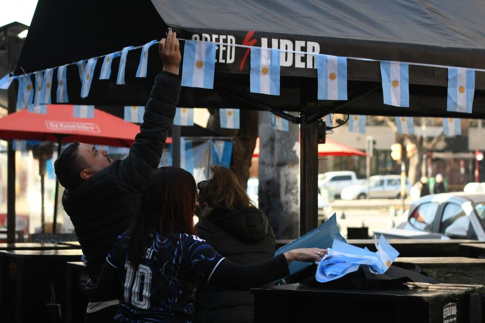 La calle Arístides se prepara para el partido de la Selección Argentina.&nbsp;&nbsp;