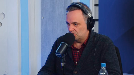 “Si me pegan a mí, le pegan a Milei”: la defensa de Adorni tras las denuncias.
