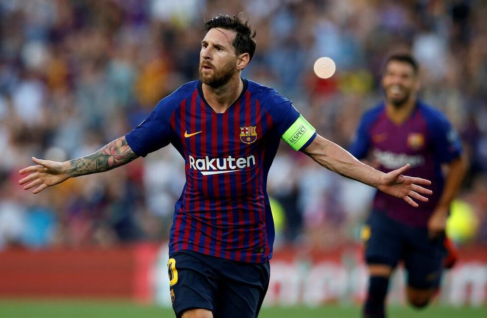 Con un hat-trick de un Messi imparable, Barcelona goleó en el debut