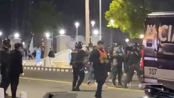 Violentos disturbios en San Martín empañaron los festejos por el pase de Argentina a la final.
