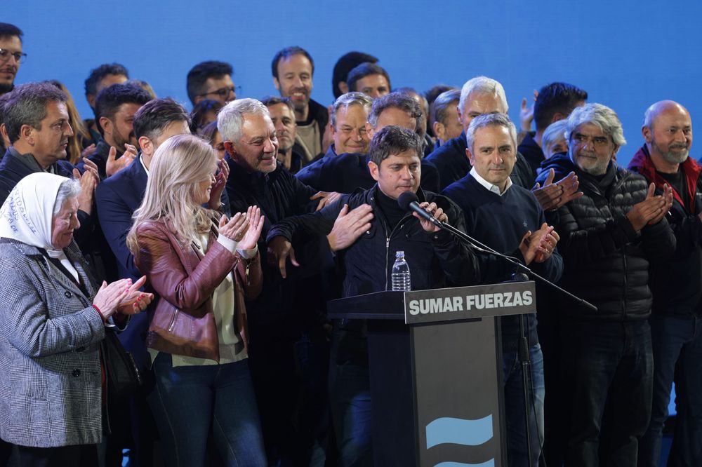 Axel Kicillof habló tras el triunfo del peronsimo en las elecciones bonaerenses donde la alianza peronista Fuerza Patria se impuso hoy por más de 13 puntos sobre La Libertad Avanza (LLA) al cosechar 46,96% de los votos contra 33,85%, respectivamente, con el 86,71% de las mesas escrutadas oficialmente.