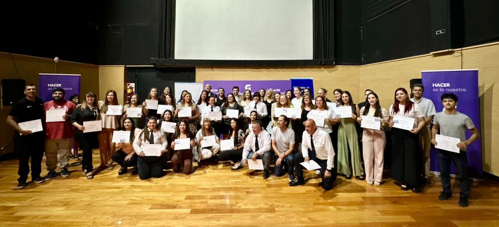 También se entregaron diplomas a todos los que participaron del proyecto.