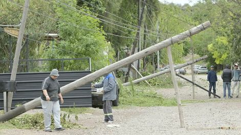 El último Zonda hizo estragos en el piedemonte - Orlando Pelichotti / Los Andes
