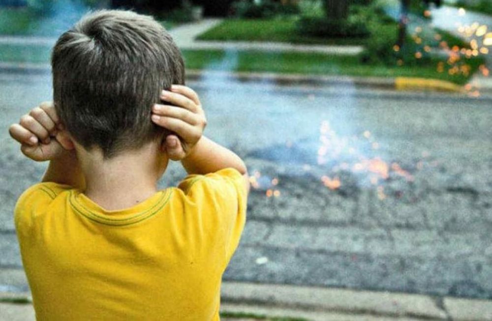 Insoportable. Para las personas con autismo el ruido de la pirotecnia es ensordecedor.