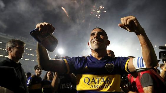 Carlos Tévez, ídolo Xeneize, saludó a los hinchas de Boca en su día. / Gentileza.