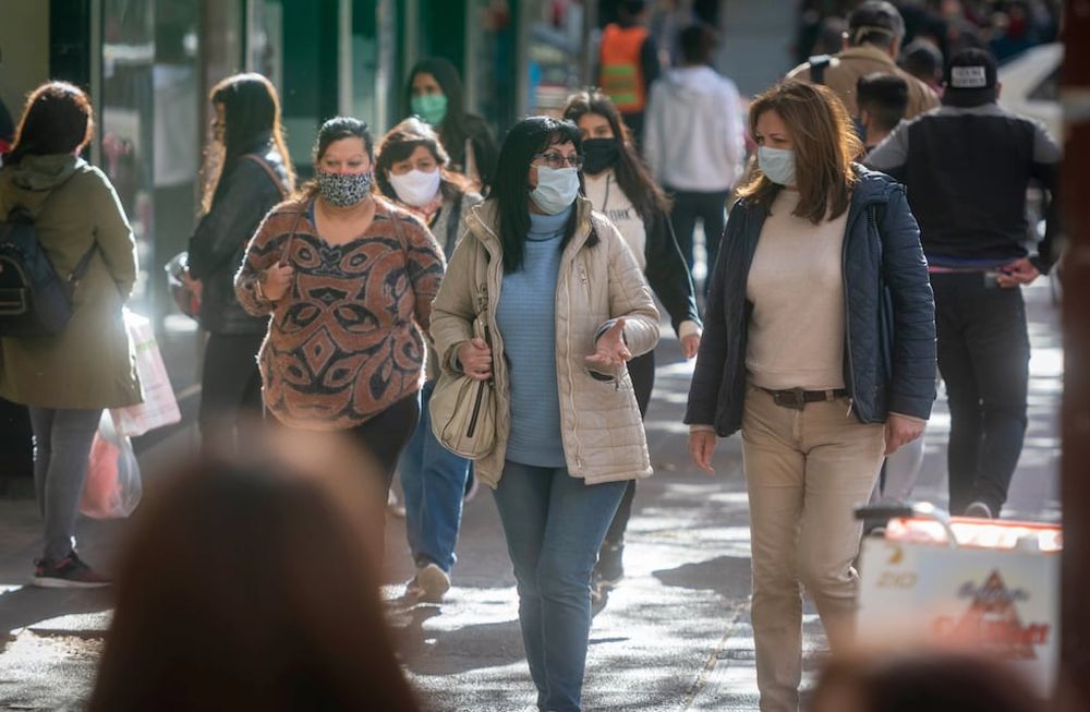 Además del riesgo de contraer coronavirus, también hay consecuencias preocupantes para los que se contagiaron. Ignacio Blanco / Los Andes