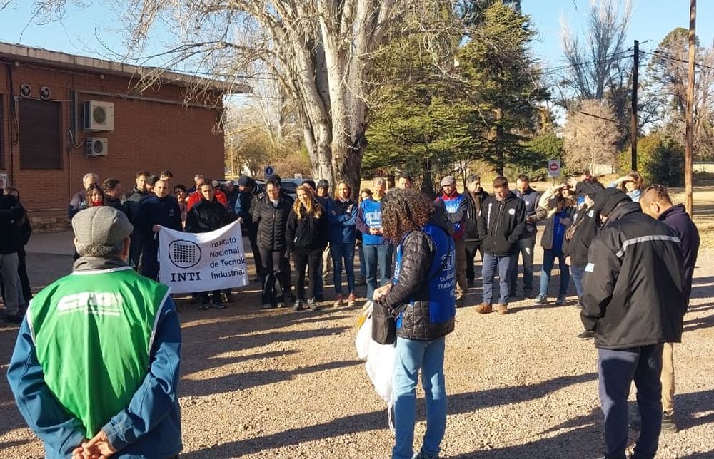 Abraço simbólico em Mendoza em defesa do INTA