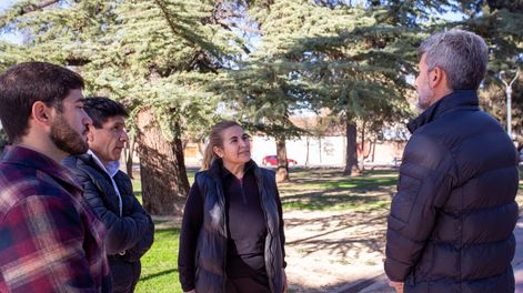 Riego eficiente en espacios verdes: Ulpiano Suarez recorrió los trabajos en la plaza Cobo de Ciudad