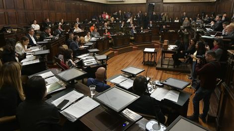 Los Andes | Cerro Amarillo: ingresó el proyecto a la Legislatura y el Gobierno confía en su aprobación antes de fin de año Foto: Orlando Pelichotti